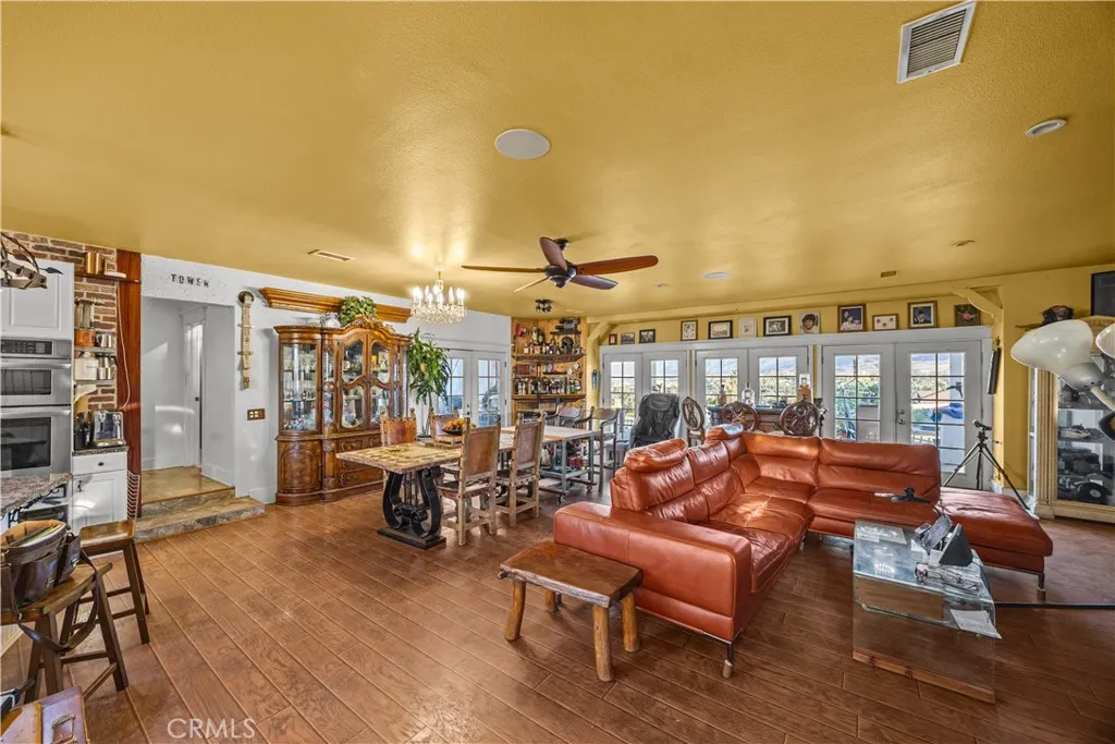 19059 Diplomat Avenue, Corona, California 92881 home-pic-29